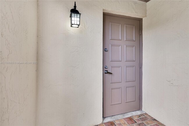 Foto del edificio - 6530 Kendale Lakes Dr