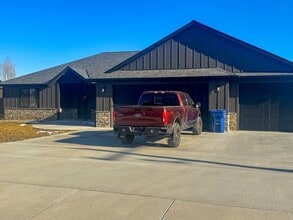 Building Photo - 573 S Teton Ave