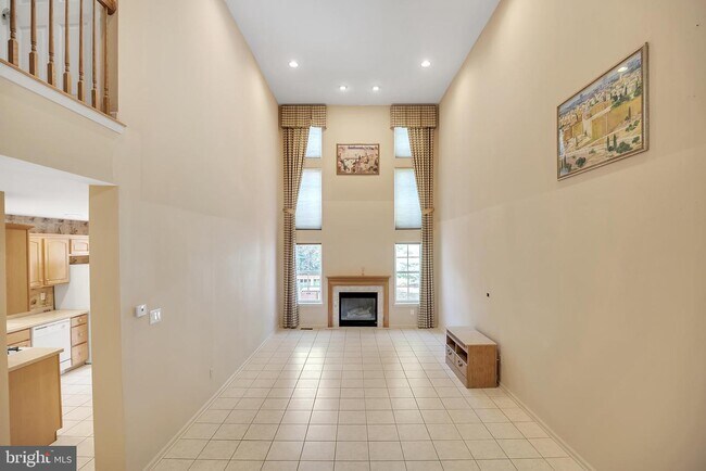 Building Photo - 3390 Woodland Cir
