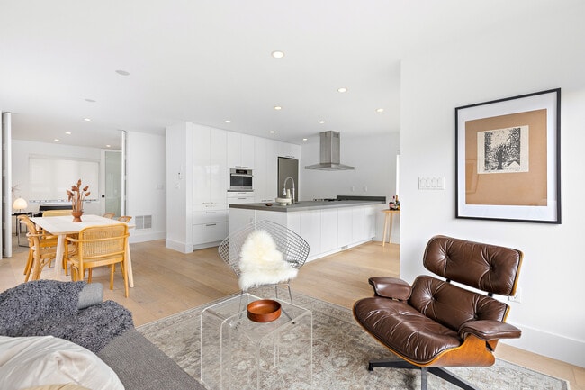 Building Photo - 55 Mimico Ave