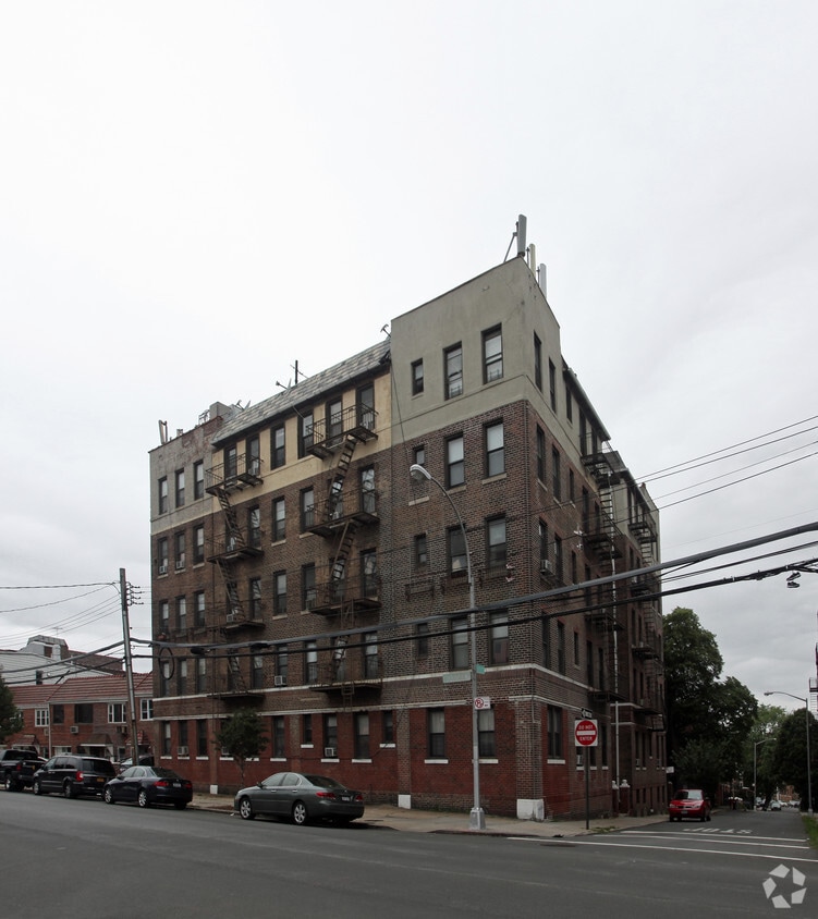 Primary Photo - 41-42 66th St