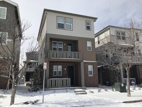 Building Photo - 2392 S Scranton St