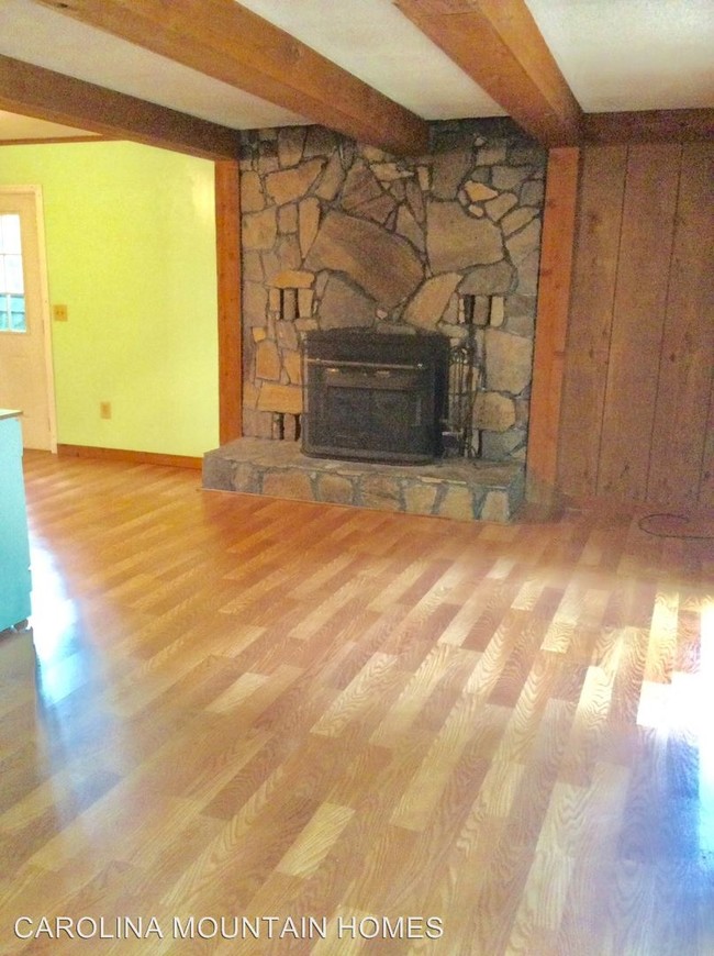 Building Photo - 2 br, 1 bath House - 661 Snowhill Church Road