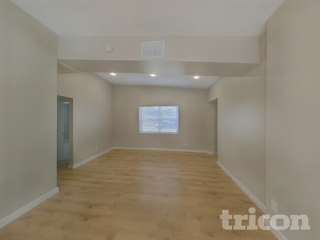 Foto del edificio - 5827 10th St N