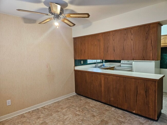 Building Photo - Single Family Rental Home - 2BR-1BA - New ...