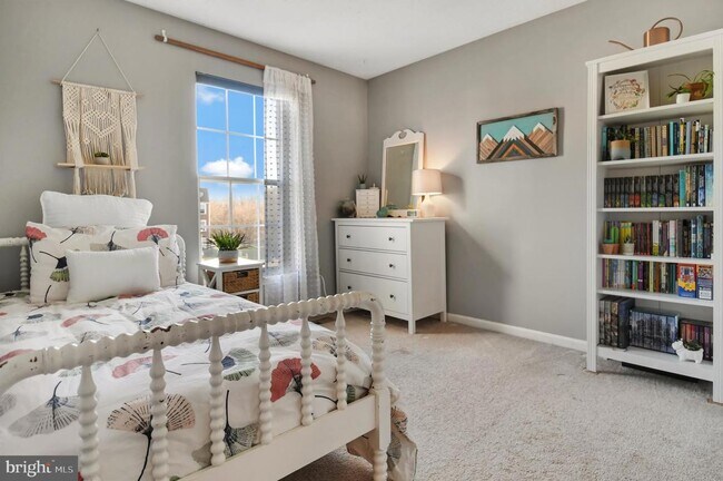 Building Photo - 5267 Earles Ct