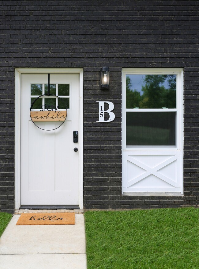 Foto del edificio - Massillon Square, 5001 Massillon Rd, North...