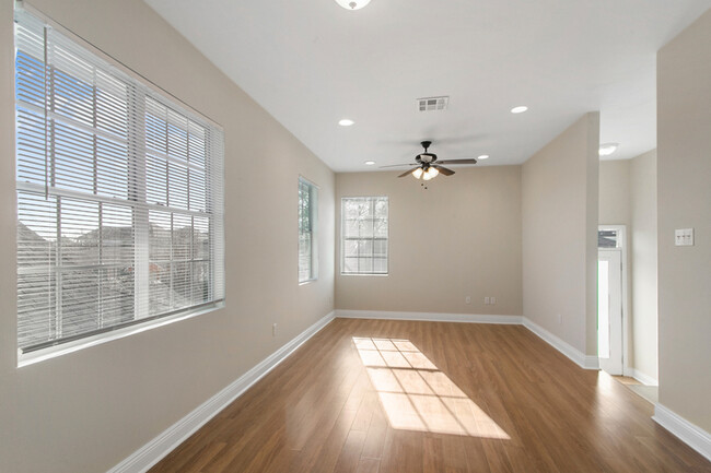 Building Photo - 407 N Tonti St