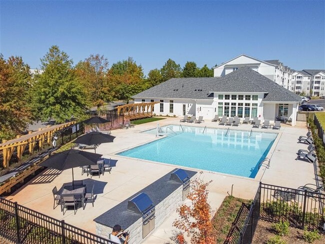 Building Photo - Madison Ridge