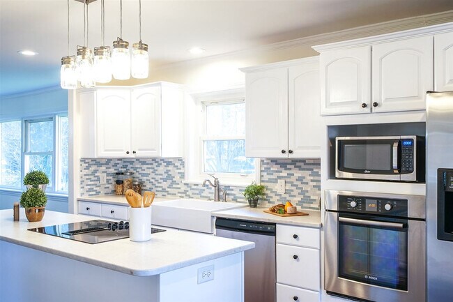 Foto del edificio - 3511 Duke Homestead Rd