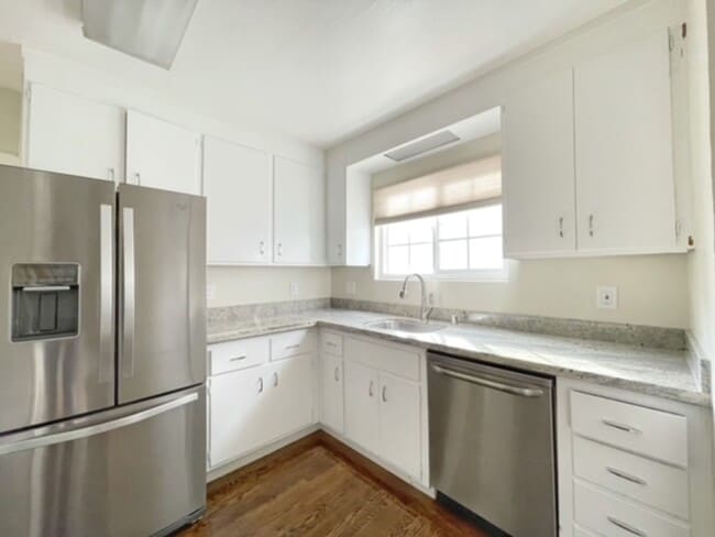 Foto del edificio - 3Bedrooms 2Baths In a Quiet Area W/Detached Garage/Hook Ups