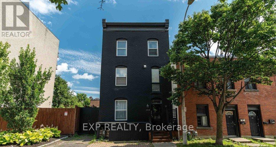 Photo principale - 208-208 Clarence St.