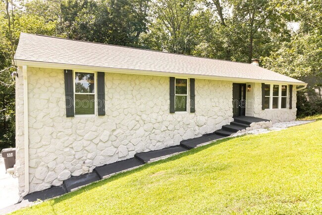 Foto del edificio - 1313 Timbercrest Ln