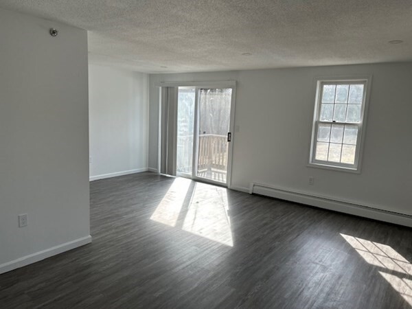 Building Photo - 23 Lantern Ln