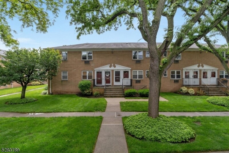 Primary Photo - 725 Joralemon St