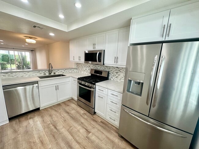 Building Photo - 5538 Las Virgenes Rd