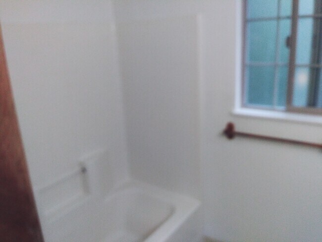 Building Photo - 585 Ridge Rd