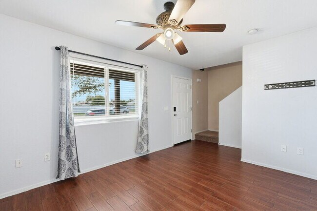 Foto del edificio - 16202 N Desert Sage St