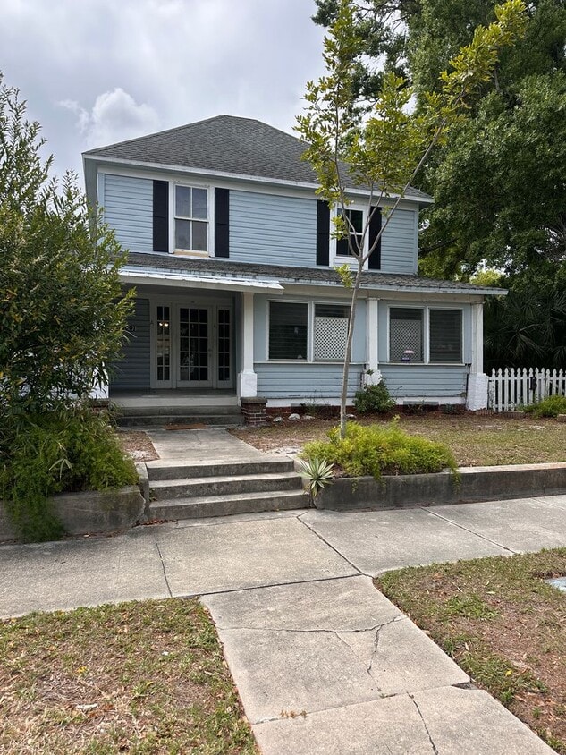 Photo - Tarra 1601 12th ave W