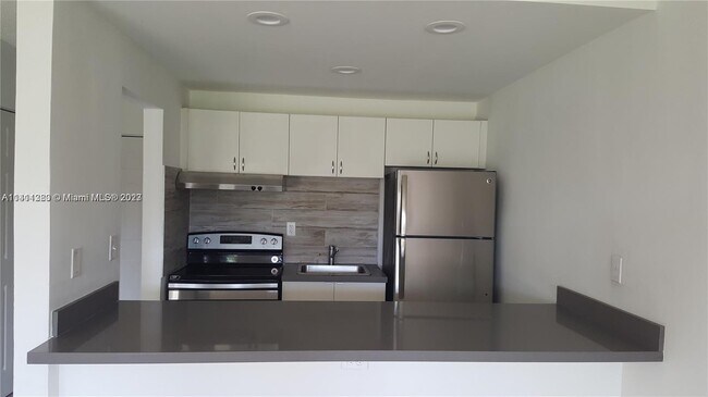Foto del edificio - 251 NW 177th St