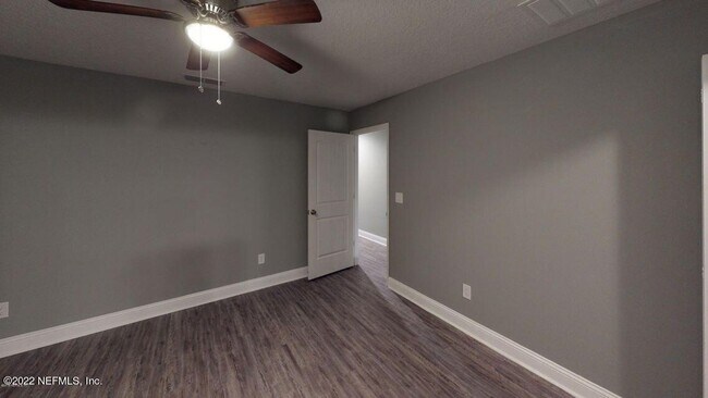 Foto del edificio - 3 bedroom 2 Bath