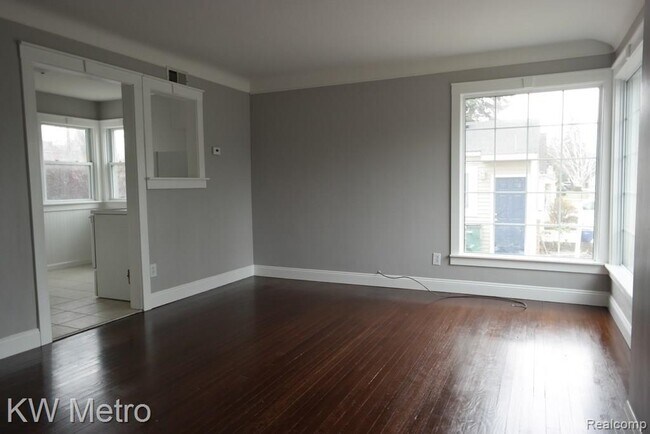 Building Photo - 503 Cherry Ave