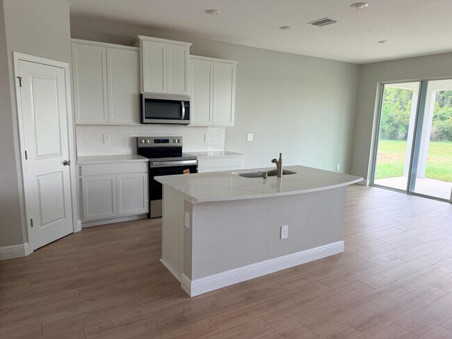 Foto del edificio - 32546 Rosepine Blvd