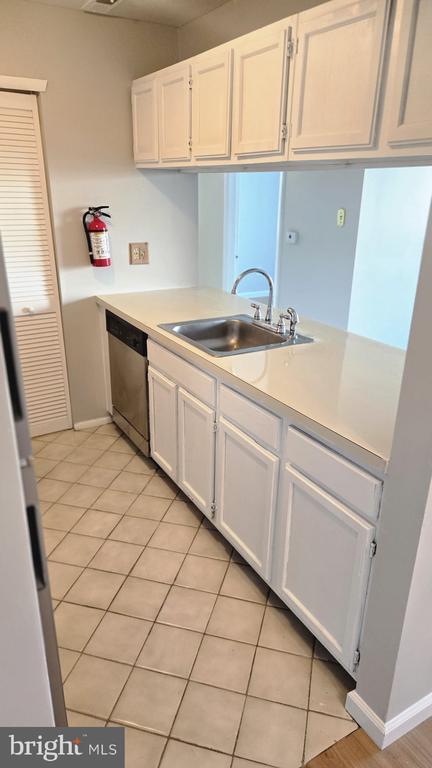 Building Photo - 501 The Woods