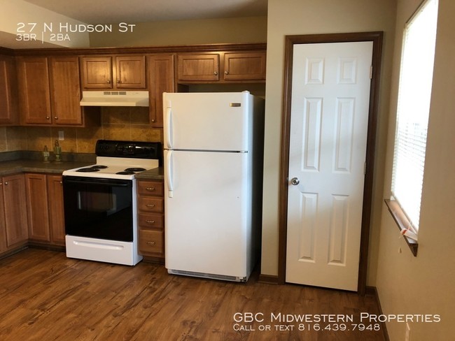 Building Photo - TOWNHOUSE FOR RENT IN BUCKNER MO!