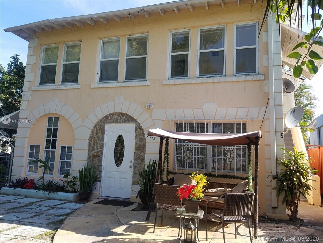 Foto principal - 2618 SW 19th Terrace