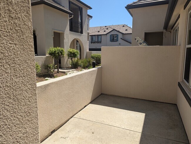 Building Photo - 28629 N Pietro Dr