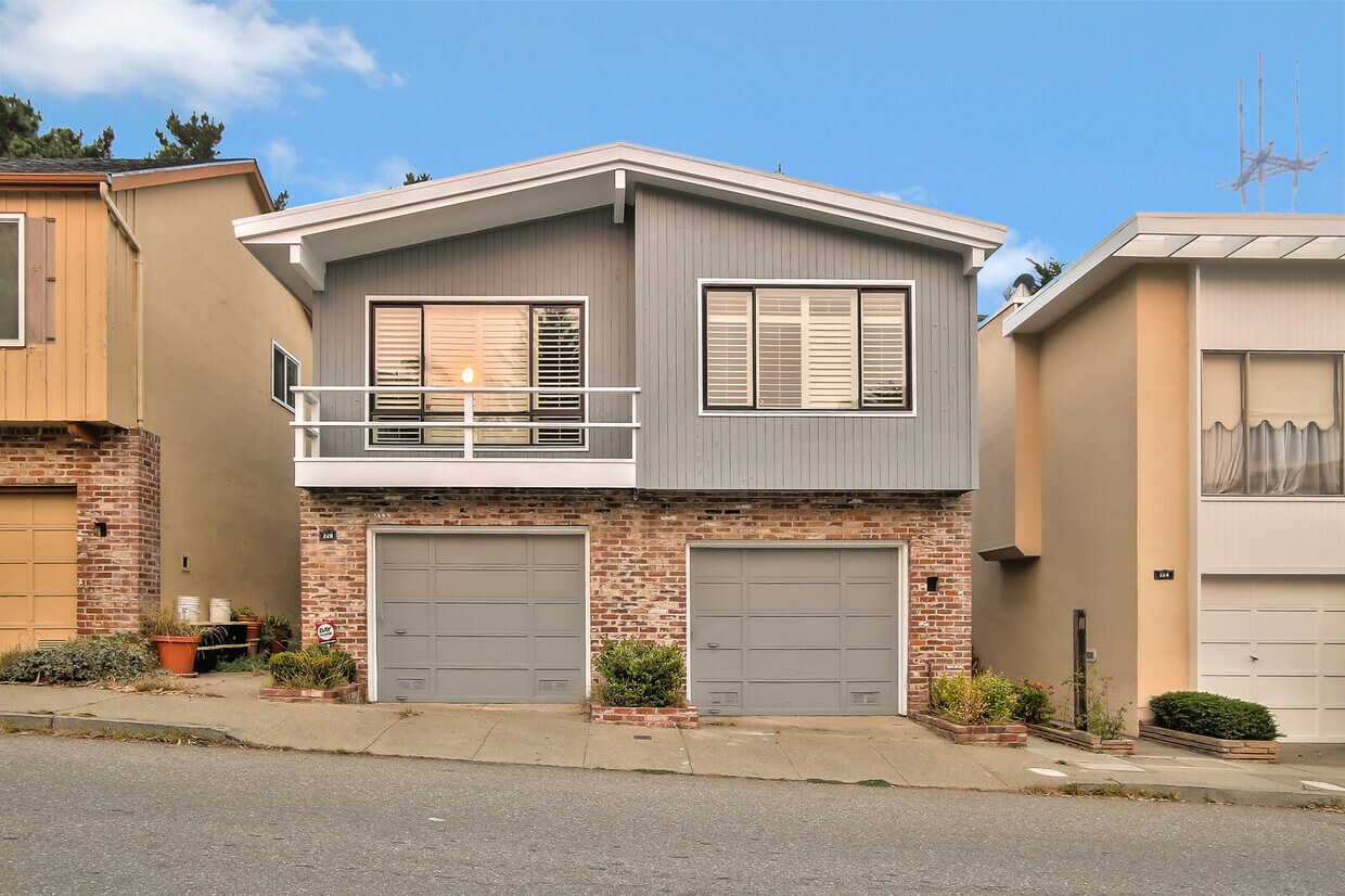 Foto principal - 228 Warren Dr