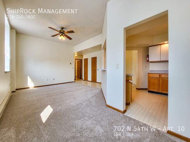 Foto del edificio - 702 N 54th Ave W