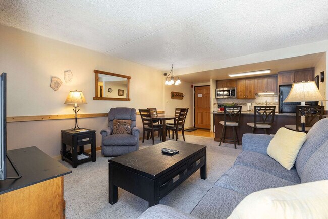 Foto del edificio - 455 Village Rd