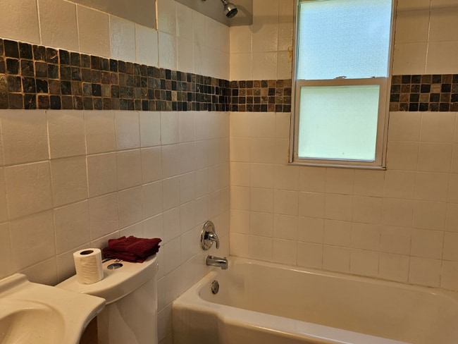 Foto del edificio - 25 N Marguerite Ave