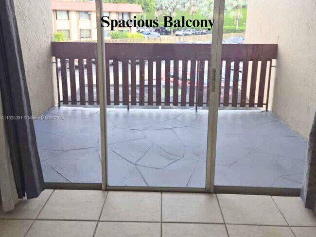 Building Photo - 10651 SW 108th Ave