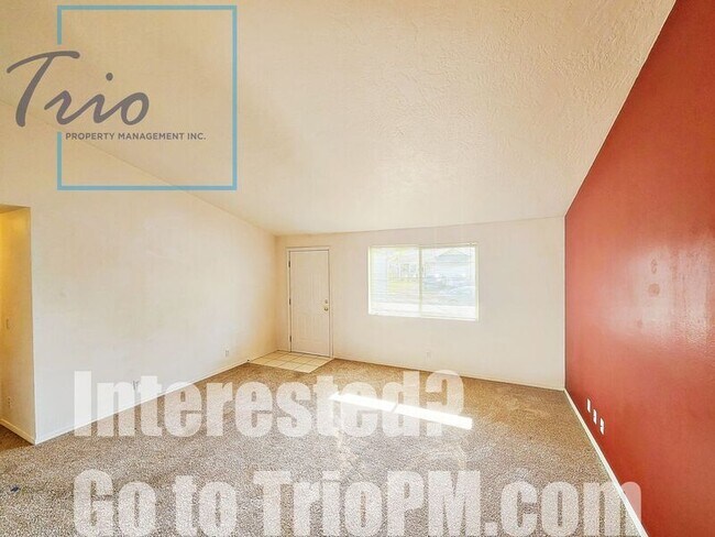 Foto del edificio - 592 Blue Jay Loop