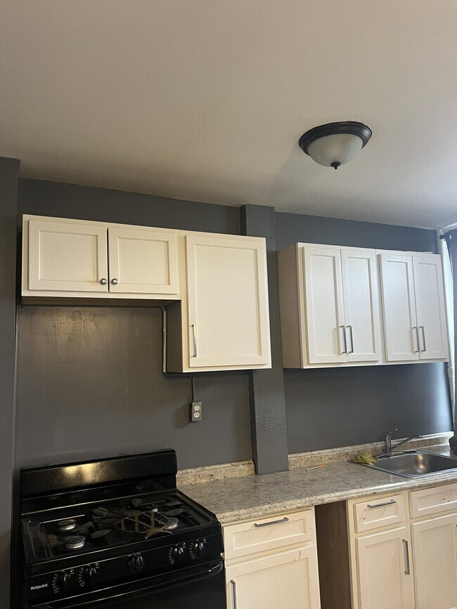 Foto del edificio - 2328 Aiken St