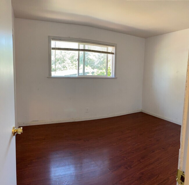 Building Photo - 418 Grand Blvd