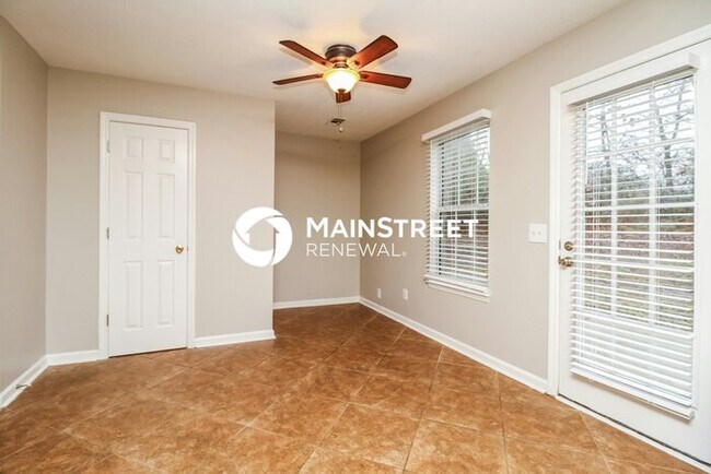 Building Photo - 3 Bedroom Pet-Friendly Home in Madison, TN with Main Street Renewal