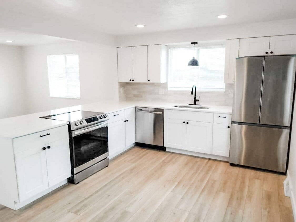 Amazing 2 bed one 1 bath home blocks from Sloan’s Lake - Amazing 2 bed one 1 bath home blocks from Sloan’s Lake