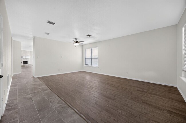 Foto del edificio - 1521 Stanford Dr