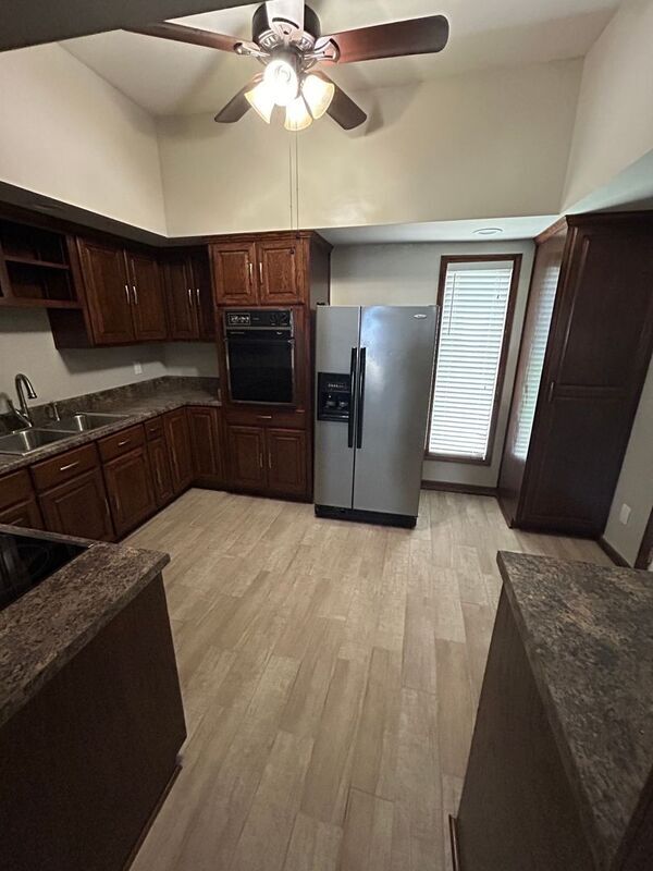 Building Photo - 4004 Avenue Q
