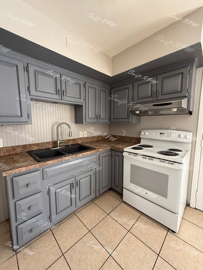 Foto del edificio - 7003 E 113th St