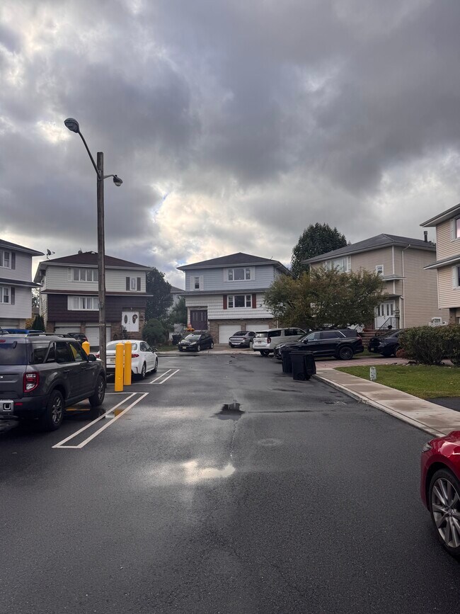 Foto del edificio - 6 Oak Ln