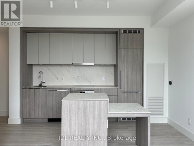 Photo du bâtiment - 6-626 Greenbriar Rd