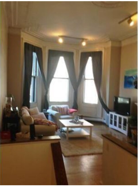 Building Photo - 275 Beacon St