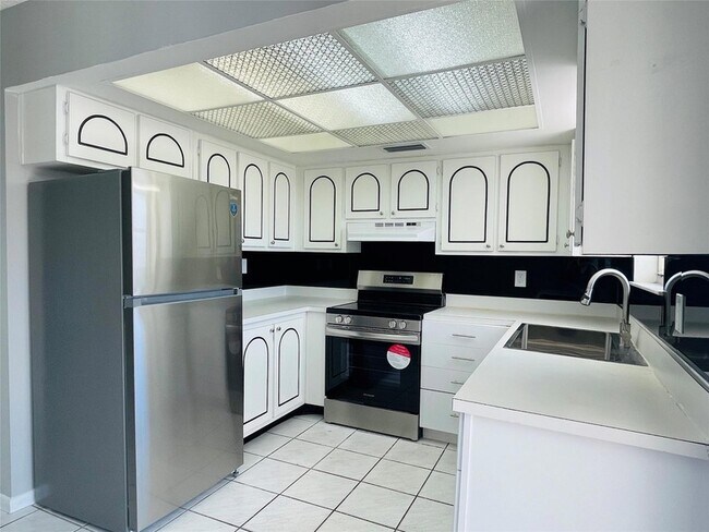 Foto del edificio - 320 SW 1st St