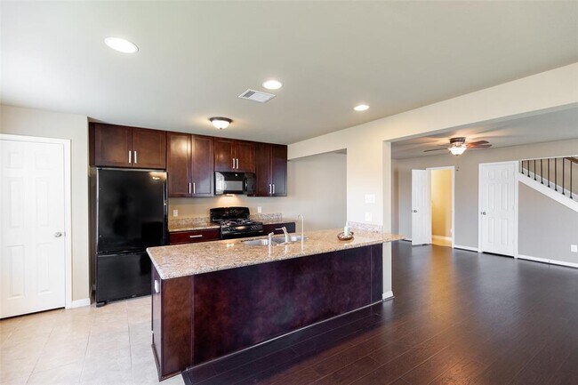 Foto del edificio - 15814 Whiteglade Ln