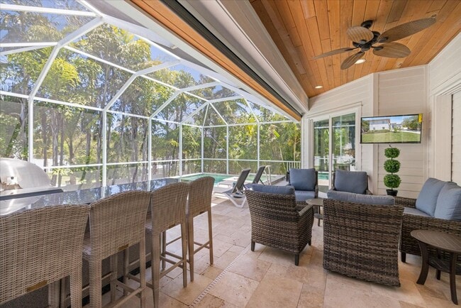 Building Photo - Furnished, Yearly 4bd Home on Siesta Key
